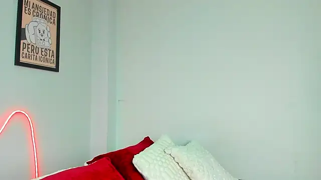 Snapshot of Miia002 chatting on 07-23-26, 01:58 Miia002 online show from 07-23-26, 01:58