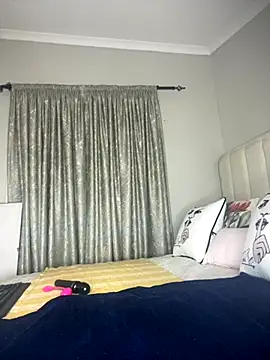 Bustygoddess32 online show from 10-04-25, 06:50