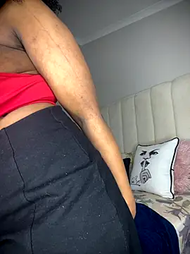 Bustygoddess32 online show from 11-18-25, 06:40