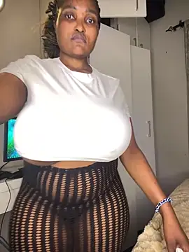 Bustygoddess32 online show from 04-29-26, 01:53