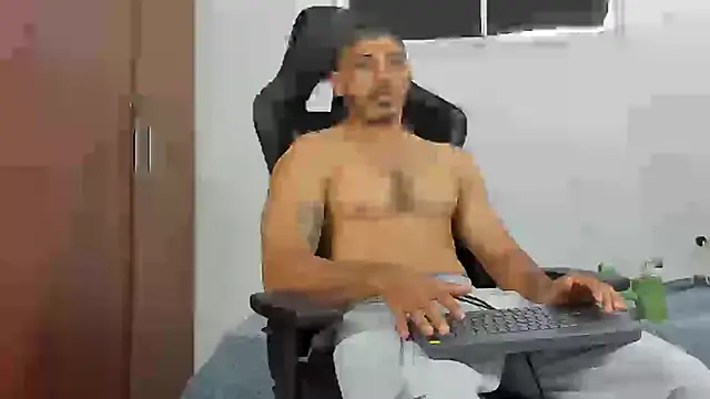 Snapshot of joris_vo chatting on 12-03-24, 03:44 joris vo online show from 12-03-24, 03:44