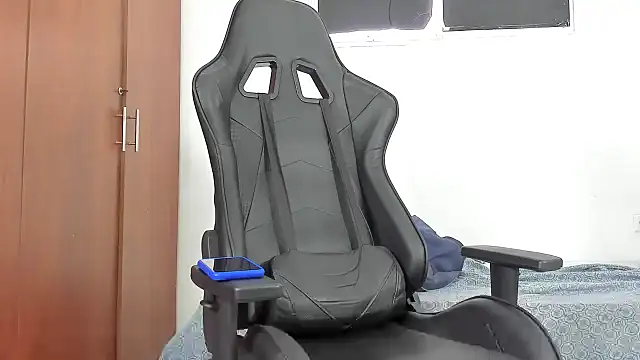 Snapshot of joris_vo chatting on 12-09-24, 04:15 joris vo online show from 12-09-24, 04:15