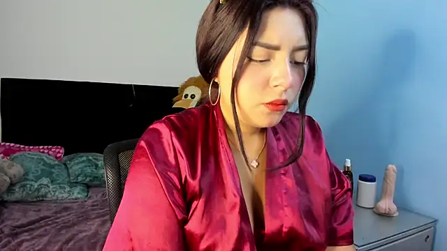 Charlotte cutee18 online show from 06-04-26, 11:05