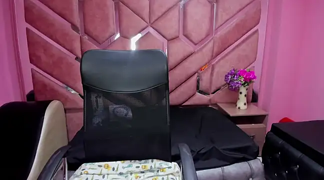 Snapshot of Prety_Nany chatting on 01-23-25, 06:56 Prety Nany online show from 01-23-25, 06:56