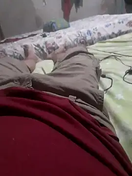 Snapshot of SwiggedThaw chatting on 09-16-25, 08:21 SwiggedThaw online show from 09-16-25, 08:21