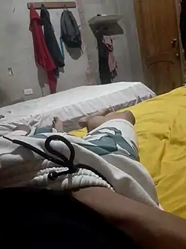 Snapshot of SwiggedThaw chatting on 09-19-25, 08:42 SwiggedThaw online show from 09-19-25, 08:42