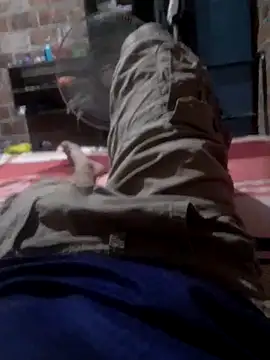 Snapshot of SwiggedThaw chatting on 10-01-25, 08:15 SwiggedThaw online show from 10-01-25, 08:15