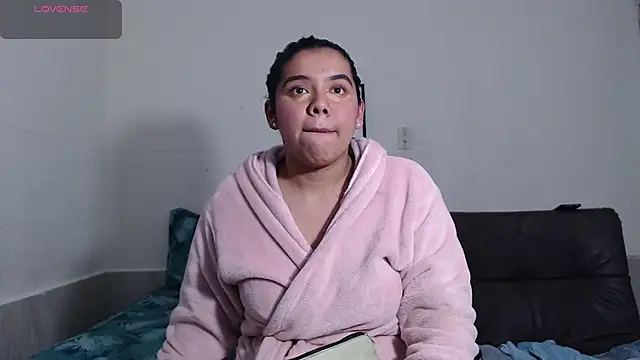 Snapshot of agata_22 chatting on 01-06-26, 02:48 agata 22 online show from 01-06-26, 02:48