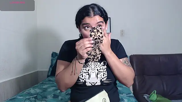 Snapshot of agata_22 chatting on 01-08-26, 03:42 agata 22 online show from 01-08-26, 03:42