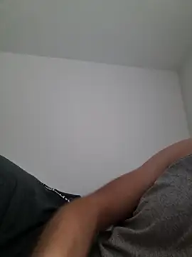 suarez1235 online show from 11-17-25, 09:37