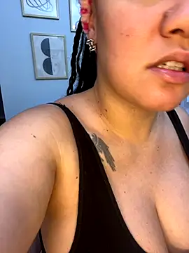 Snapshot of DestineeJayde chatting on 09-30-25, 05:45 DestineeJayde online show from 09-30-25, 05:45