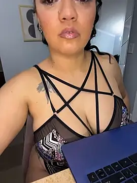 Snapshot of DestineeJayde chatting on 10-16-25, 05:19 DestineeJayde online show from 10-16-25, 05:19