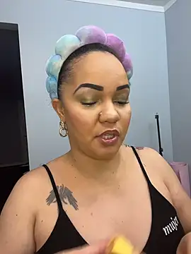 Snapshot of DestineeJayde chatting on 01-07-26, 05:43 DestineeJayde online show from 01-07-26, 05:43