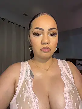 Snapshot of DestineeJayde chatting on 02-20-26, 05:26 DestineeJayde online show from 02-20-26, 05:26