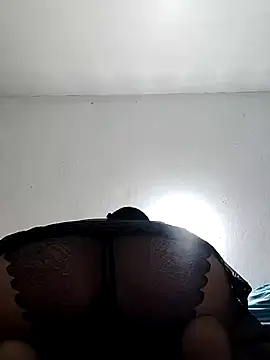 Snapshot of BigAssKi chatting on 10-05-25, 12:25 BigAssKi online show from 10-05-25, 12:25