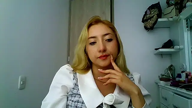 Barbie girl 69 online show from 12-03-25, 08:51