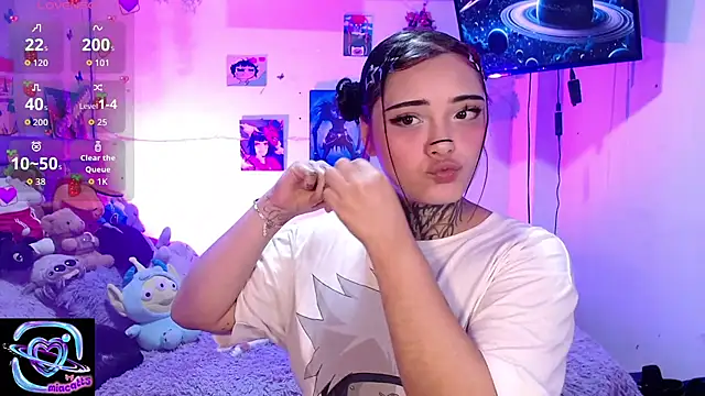 mia catt05 online show from 08-04-26, 07:44