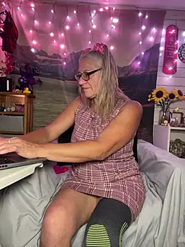 TrenaAnne online show from 06-26-26, 02:21
