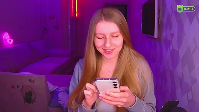 Snapshot of AmaliaQueen chatting on 01-18-25, 02:44 AmaliaQueen online show from 01-18-25, 02:44