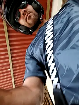 sebasxx97 online show from 09-10-25, 01:44