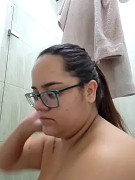 Snapshot of RachellGraham chatting on 12-14-25, 01:38 RachellGraham online show from 12-14-25, 01:38