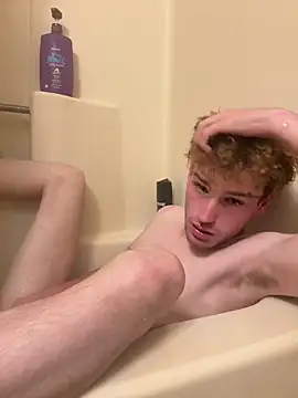 Snapshot of CreamyAustin chatting on 10-14-25, 09:37 CreamyAustin online show from 10-14-25, 09:37