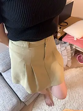 POCARI SWEAT online show from 09-18-25, 10:28