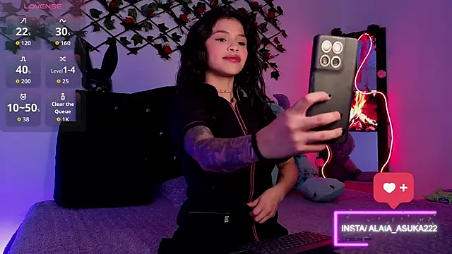 Alaia Asuka online show from 11-21-25, 12:43