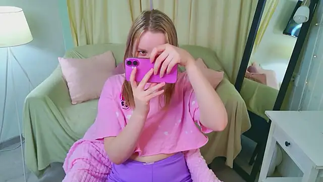 Beatrica Klein online show from 04-11-26, 03:05