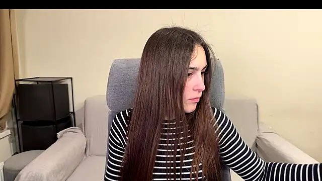 Snapshot of AliceKolltt chatting on 02-01-26, 04:38 AliceKolltt online show from 02-01-26, 04:38