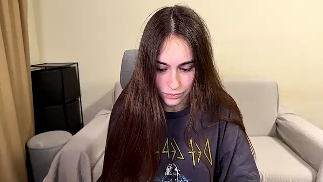 Snapshot of AliceKolltt chatting on 02-10-26, 05:06 AliceKolltt online show from 02-10-26, 05:06