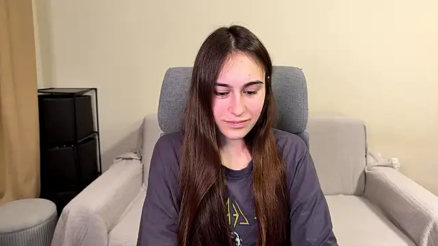 Snapshot of AliceKolltt chatting on 02-18-26, 06:59 AliceKolltt online show from 02-18-26, 06:59