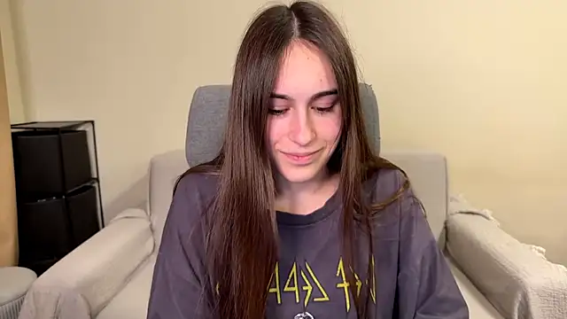 Snapshot of AliceKolltt chatting on 02-19-26, 08:16 AliceKolltt online show from 02-19-26, 08:16