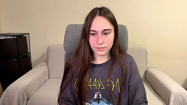 Snapshot of AliceKolltt chatting on 02-23-26, 08:17 AliceKolltt online show from 02-23-26, 08:17