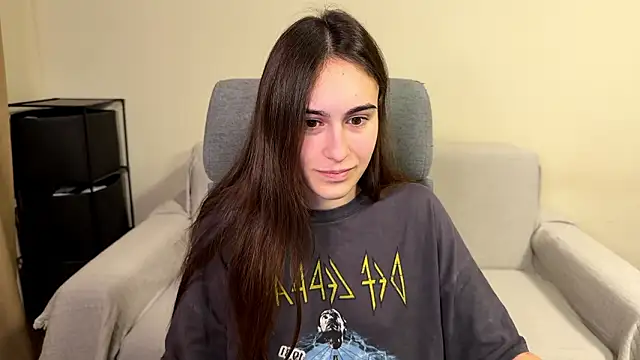 Snapshot of AliceKolltt chatting on 02-24-26, 07:01 AliceKolltt online show from 02-24-26, 07:01