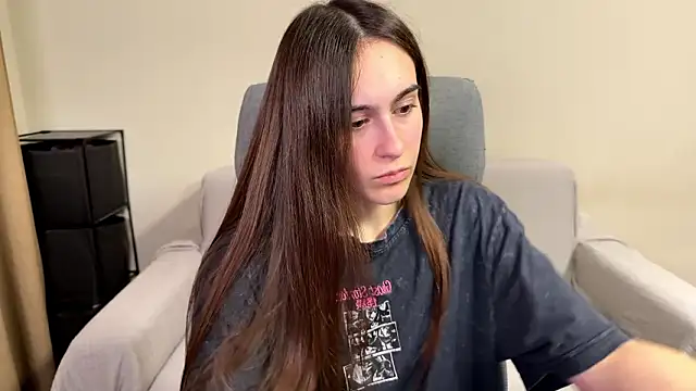 Snapshot of AliceKolltt chatting on 03-08-26, 09:40 AliceKolltt online show from 03-08-26, 09:40