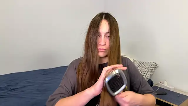 AliceKolltt online show from 04-23-26, 07:49