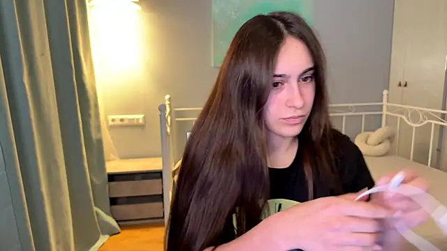 AliceKolltt online show from 06-15-26, 05:59