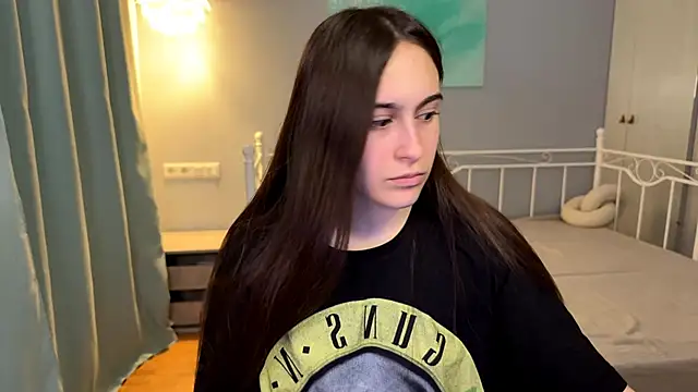 AliceKolltt online show from 06-19-26, 08:45