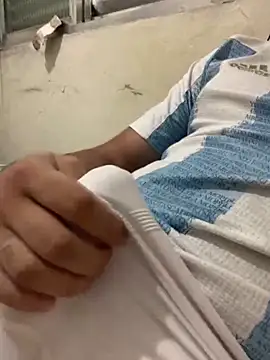 Snapshot of Casal_Safado_ chatting on 03-11-25, 05:57 Casal Safado online show from 03-11-25, 05:57