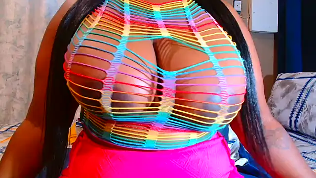 Snapshot of BERNINIBLUSHX89 chatting on 11-28-25, 08:33 BERNINIBLUSHX89 online show from 11-28-25, 08:33