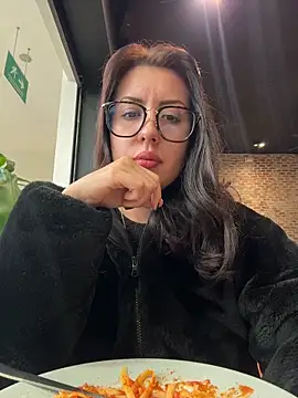 EmaSaenz online show from 10-15-25, 09:48