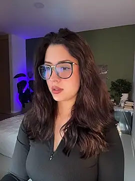 EmaSaenz online show from 07-08-26, 10:03