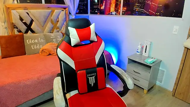 Kendall Sophy online show from 01-22-25, 07:13