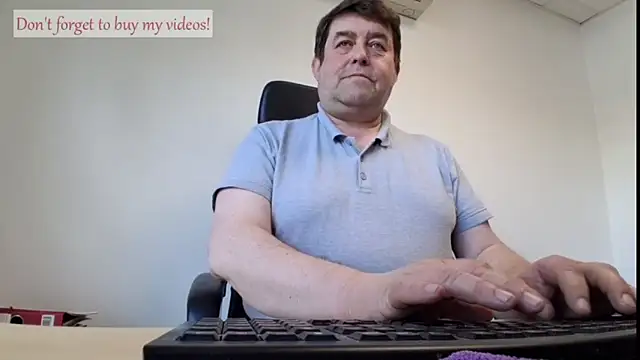 Snapshot of sympatrique chatting on 05-21-26, 02:46 sympatrique online show from 05-21-26, 02:46