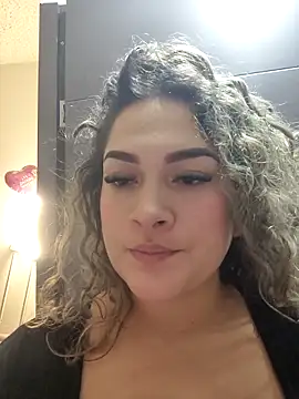 Snapshot of Sara_smiiith211 chatting on 05-15-26, 04:25 Sara smiiith211 online show from 05-15-26, 04:25