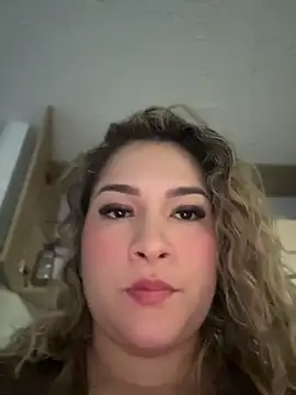 Sara smiiith211 online show from 07-26-26, 11:00