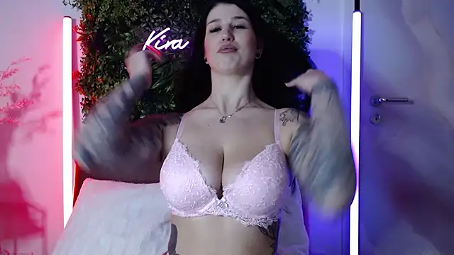 Snapshot of KiraKane1 chatting on 01-17-25, 12:10 KiraKane1 online show from 01-17-25, 12:10