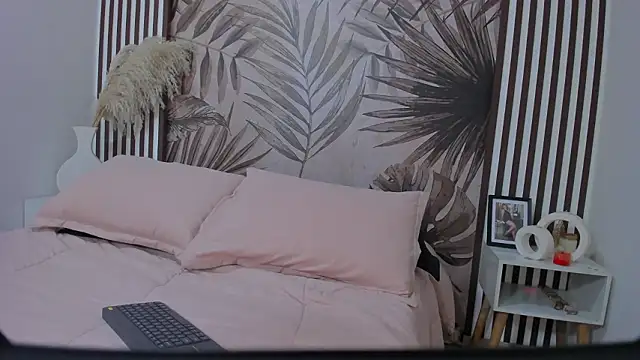 Samaantha-White online show from 02-24-26, 11:41