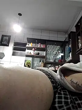 Snapshot of marcialoira chatting on 10-22-25, 11:37 marcialoira online show from 10-22-25, 11:37